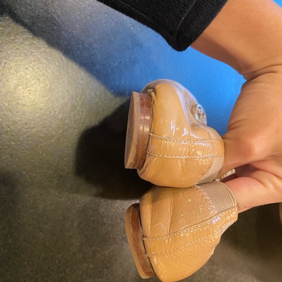 Cute ballerina tory burch flats. Great for work - Picture 4 of 7